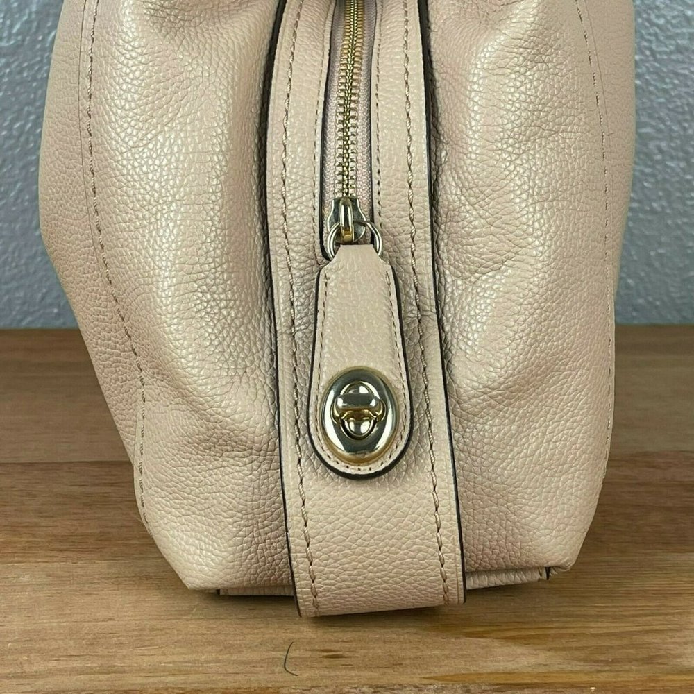 Coach Women's Edie 31 Pebble Shoulder Bag 31 Beige - Picture 4 of 12